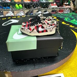 Mini 3D Printed Sneaker Keychain ‘SB Freddy’